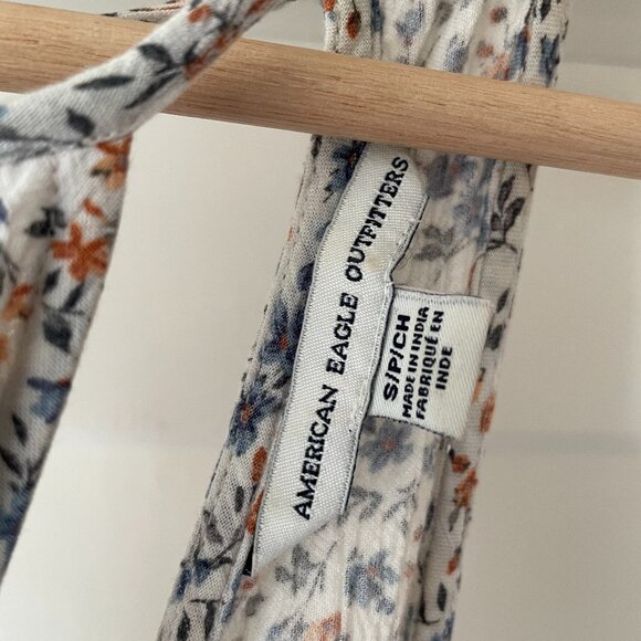 American Eagle floral romper - Picture 3 of 4